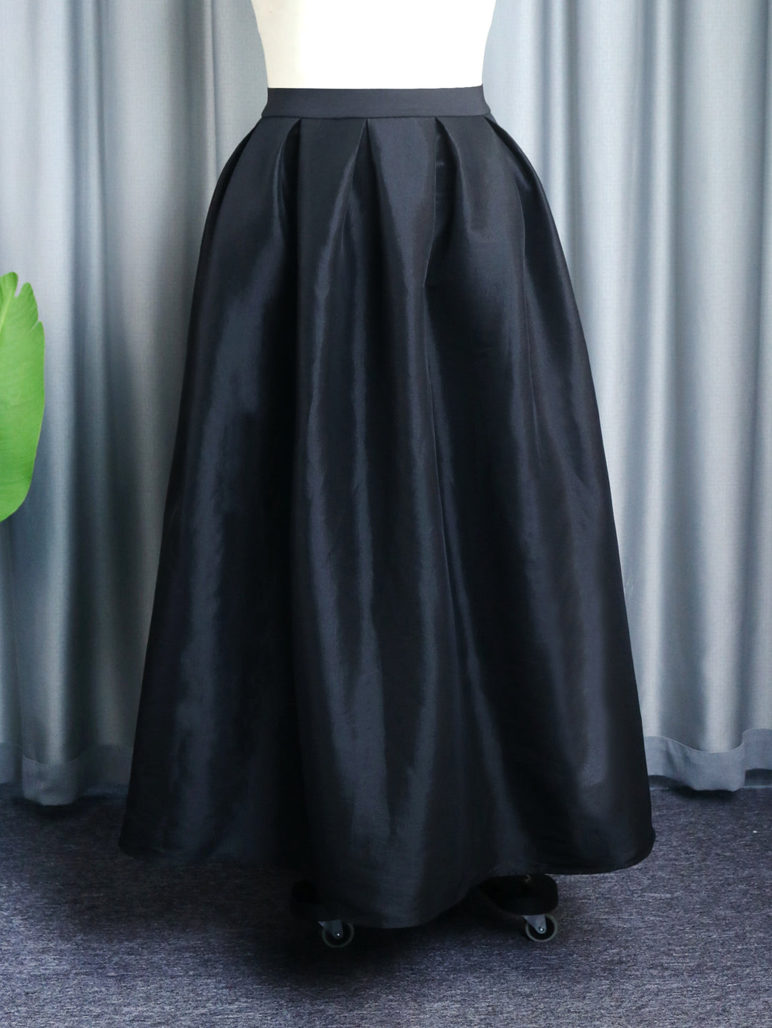 Damer elegant Maxi-kjol med voluminöst veckdesign Mirla-Eva Jonsson