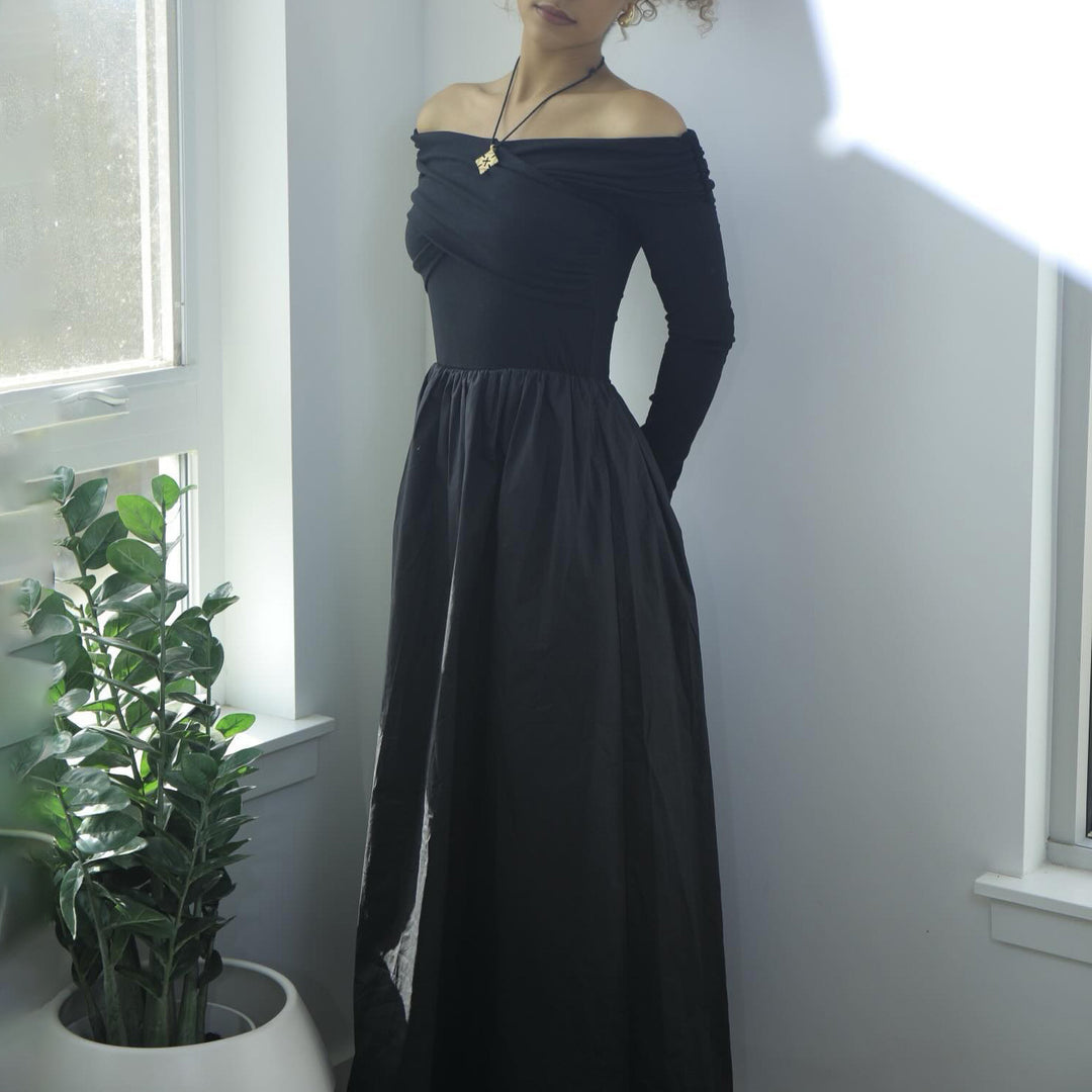 Damer elegant Maxi-klänning med Off-Shoulder-design och rynkad kjol Mirla-Eva Jonsson