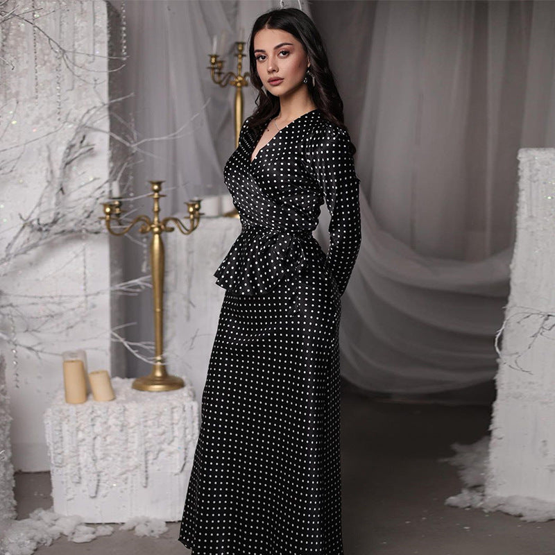 Damer elegant Maxi-klänning med djup V-ringning och figursydd design Mirla-Eva Jonsson