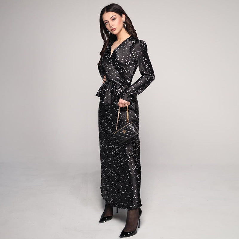 Damer elegant Maxi-klänning med djup V-ringning och figursydd design Mirla-Eva Jonsson