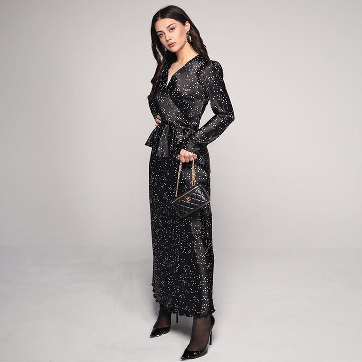Damer elegant Maxi-klänning med djup V-ringning och figursydd design Mirla-Eva Jonsson