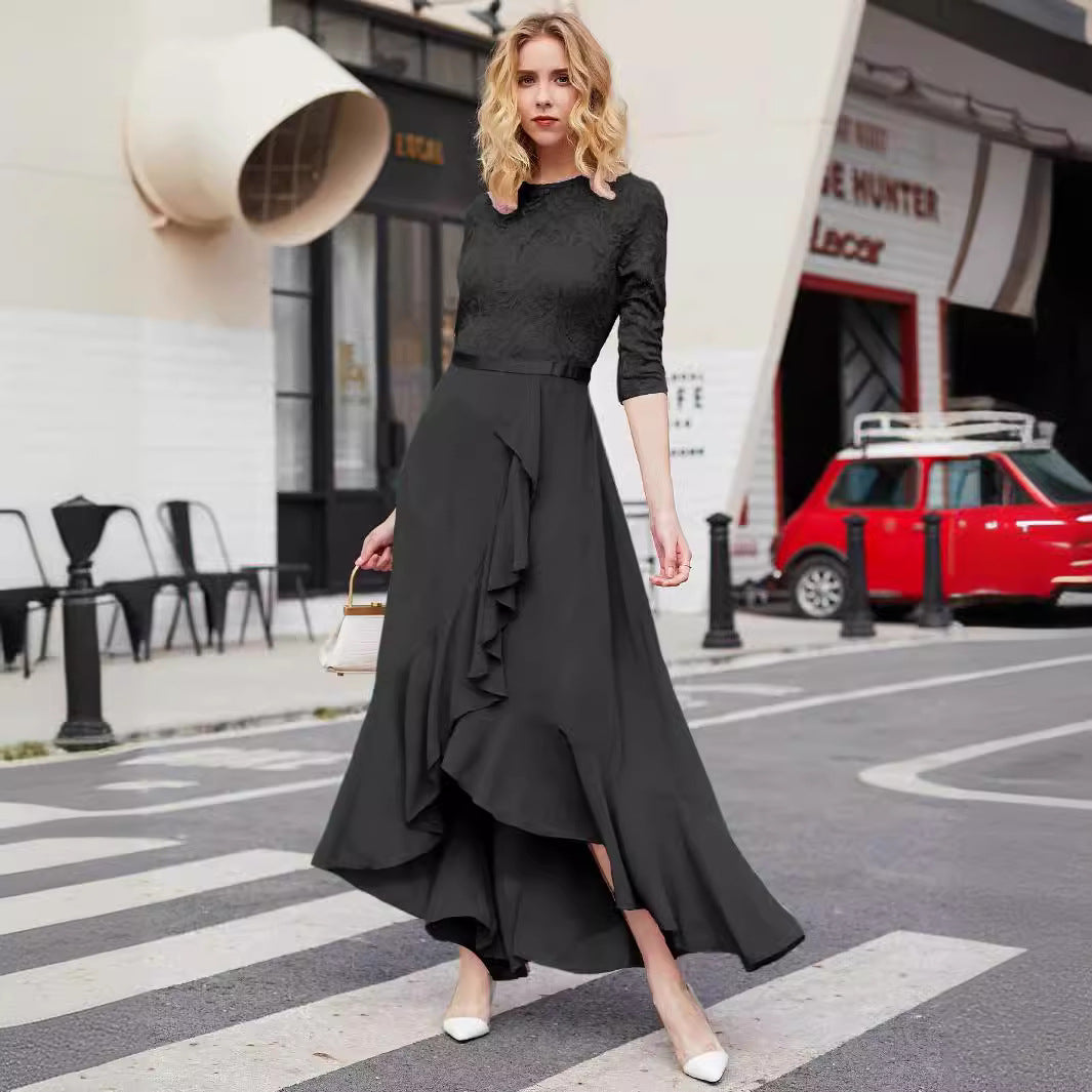 Damer elegant Maxiklädd med filigran spetsöverdel och asymmetriska volanger Mirla-Eva Jonsson
