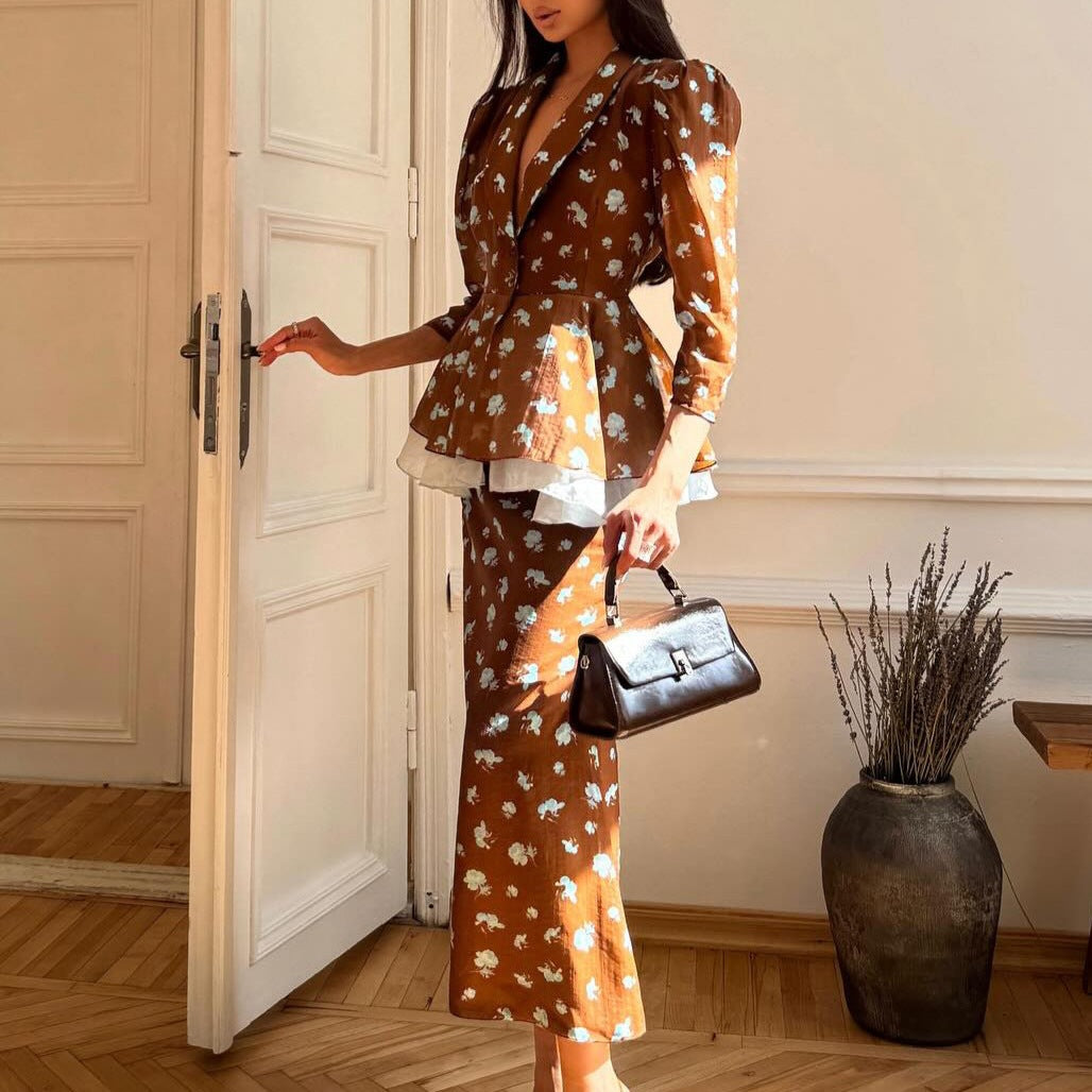 Damer elegant Maxiklänning med voluminös volangslut och blommönster Mirla-Eva Jonsson