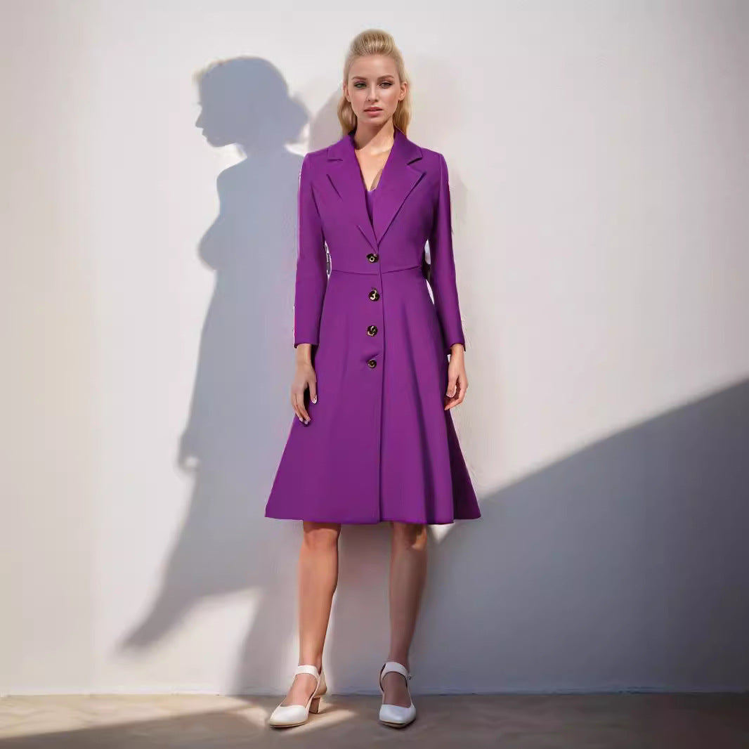 Damer elegant Midiklänning med figursydd skärning och dekorativa knappar Mirla-Eva Jonsson