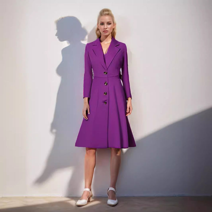 Damer elegant Midiklänning med figursydd skärning och dekorativa knappar Mirla-Eva Jonsson
