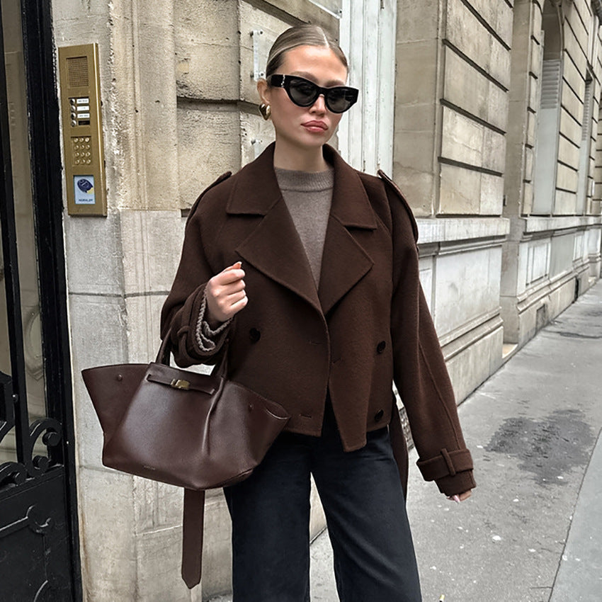 Damer elegant Oversize-högkragejacka i minimalistisk stil Mirla-Eva Jonsson