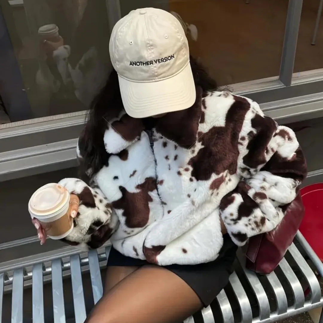 Damer elegant Oversized-pälsjacka med djurdesign Mirla-Eva Jonsson