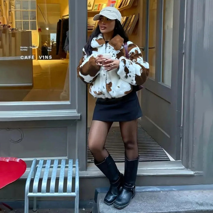 Damer elegant Oversized-pälsjacka med djurdesign Mirla-Eva Jonsson