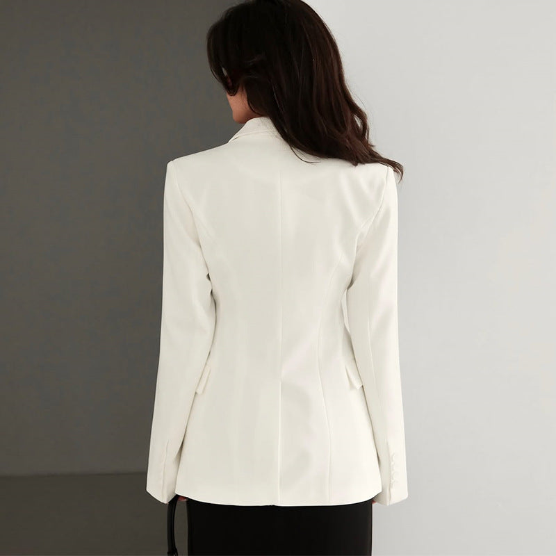 Damer elegant affärsdräkt med figursydd snitt och vida ärmar Mirla-Eva Jonsson