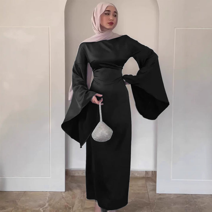 Damer elegant aftenkjole med vid ærme og flydende snit Mirla-Eva Jonsson