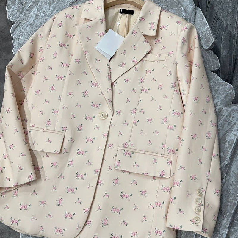 Damer elegant blazer-klänning med blommiga accenter Mirla-Eva Jonsson