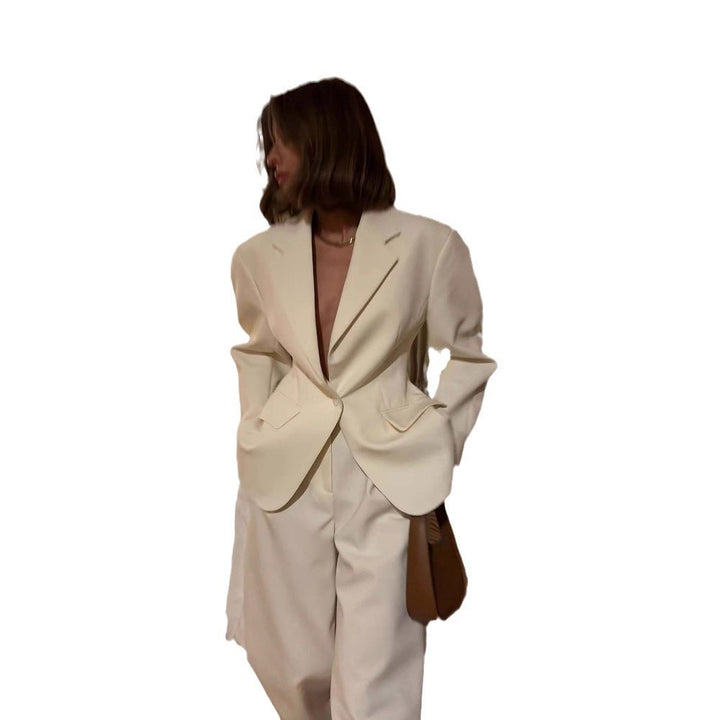 Damer elegant blazer kostym med figursydd snitt och praktiska fickor Mirla-Eva Jonsson