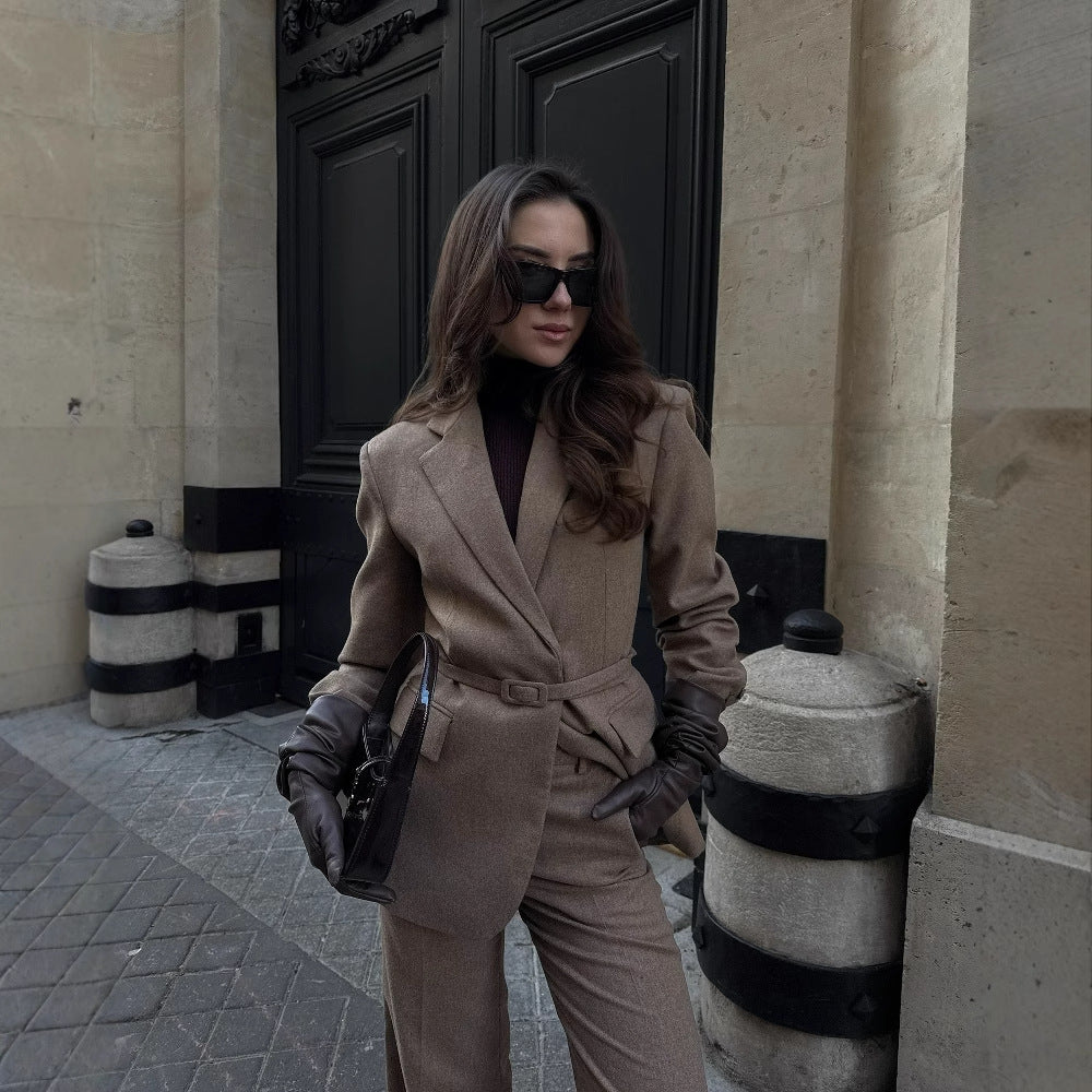 Damer elegant blazer med bälte och strukturerad tyg Mirla-Eva Jonsson