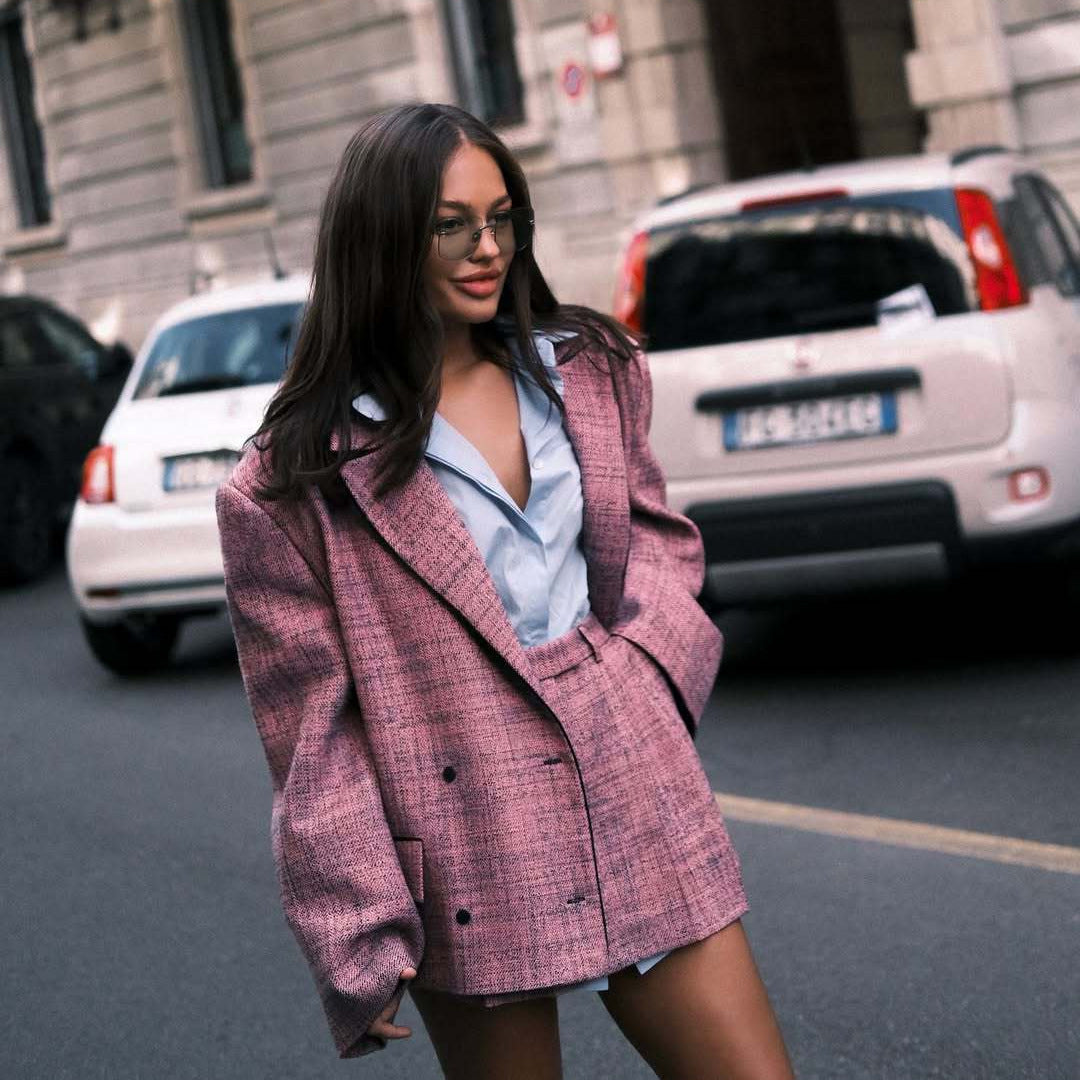 Damer elegant blazer- och minikjol-set med dubbel knapprad och strukturerad tyg Eva Jonsson-Eva Jonsson