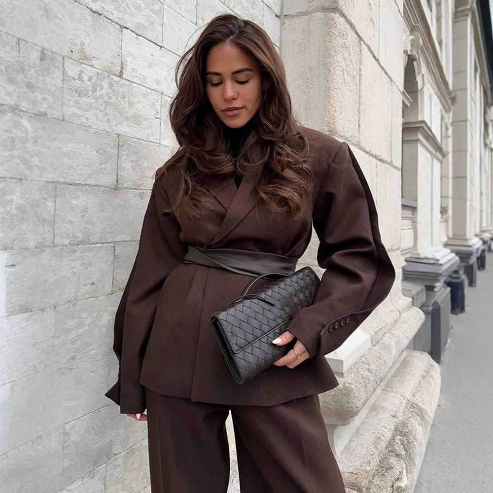 Damer elegant blazer outfit Mirla-Eva Jonsson