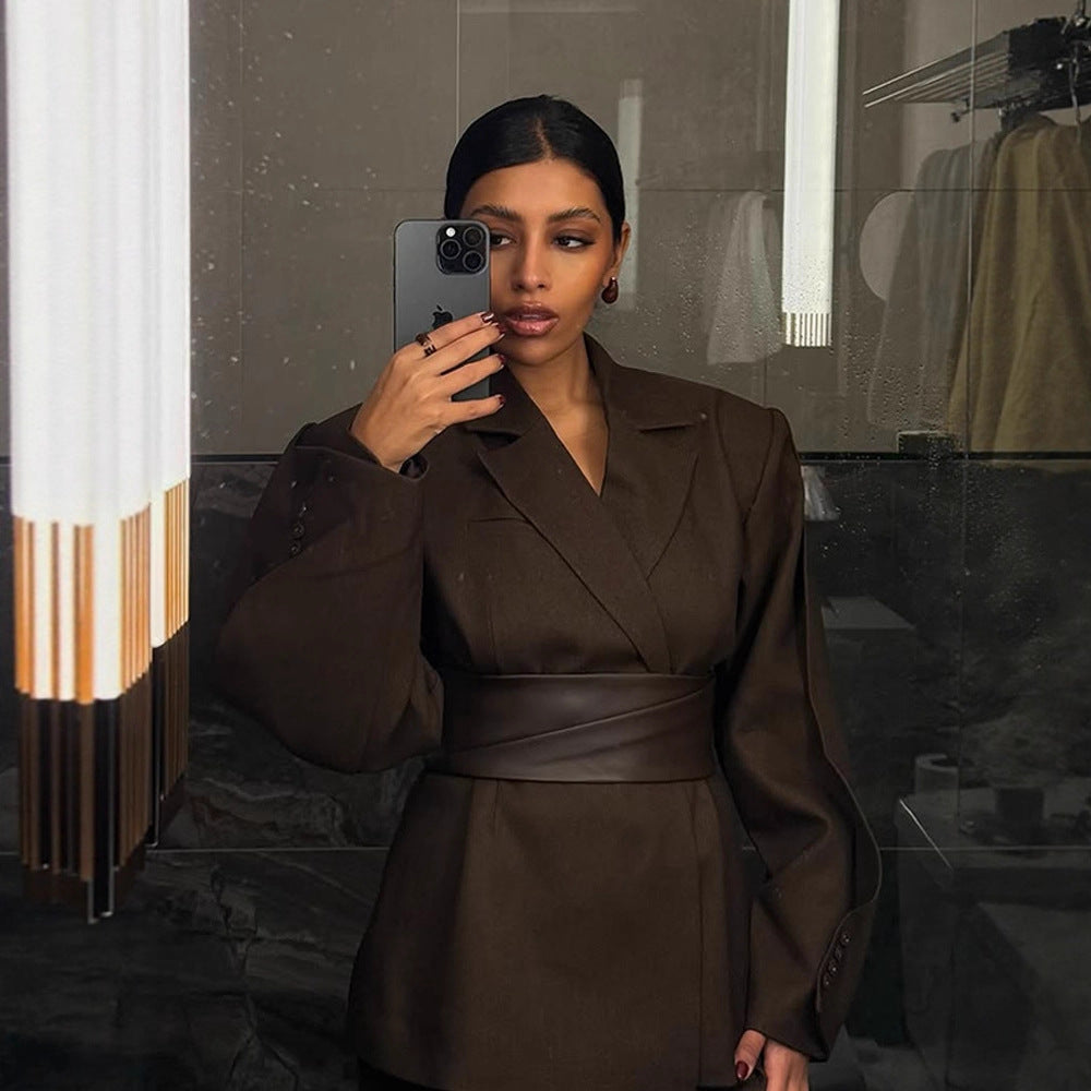 Damer elegant blazer outfit Mirla-Eva Jonsson