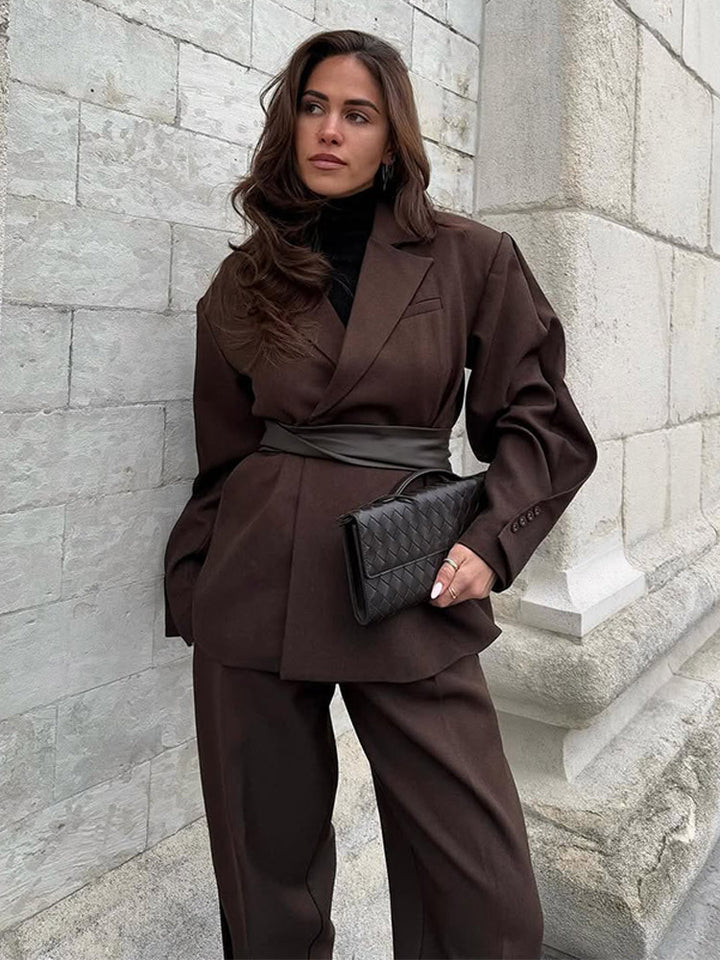 Damer elegant blazer outfit Mirla-Eva Jonsson