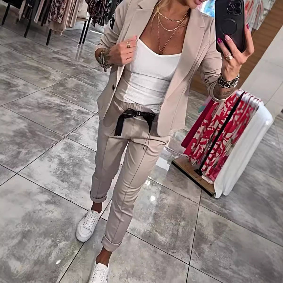 Damer elegant blazer-set med praktiska fickor och flexibel midjesnörning Mirla-Eva Jonsson