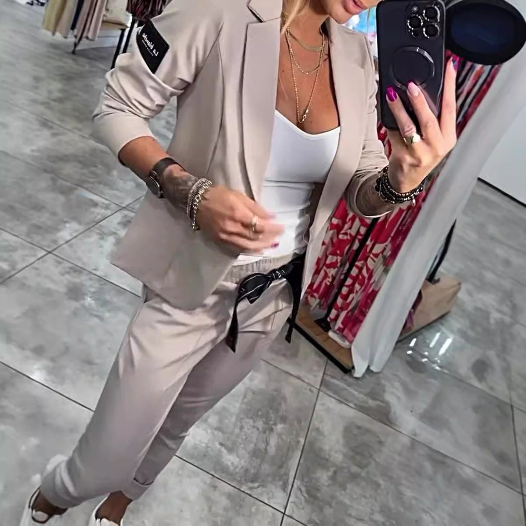 Damer elegant blazer-set med praktiska fickor och flexibel midjesnörning Mirla-Eva Jonsson