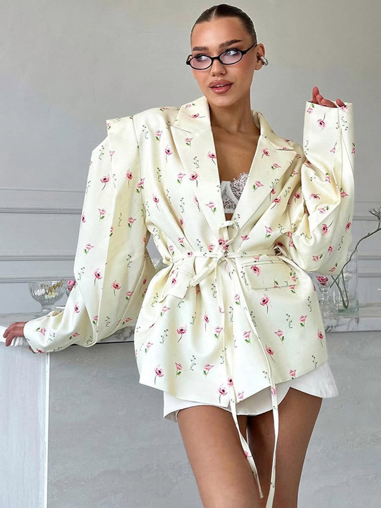Damer elegant blazerjacka med blommönster och midjebälte Mirla-Eva Jonsson