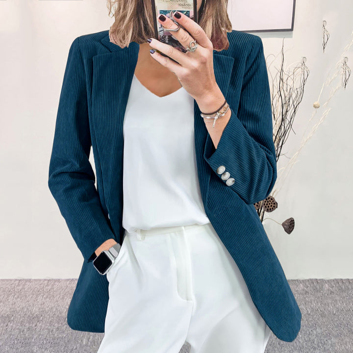 Damer elegant blazerjacka med randmönster och modern passform Mirla-Eva Jonsson