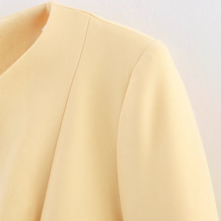 Damer elegant blazerjacka med strukturerad design och praktiska fickor Mirla-Eva Jonsson