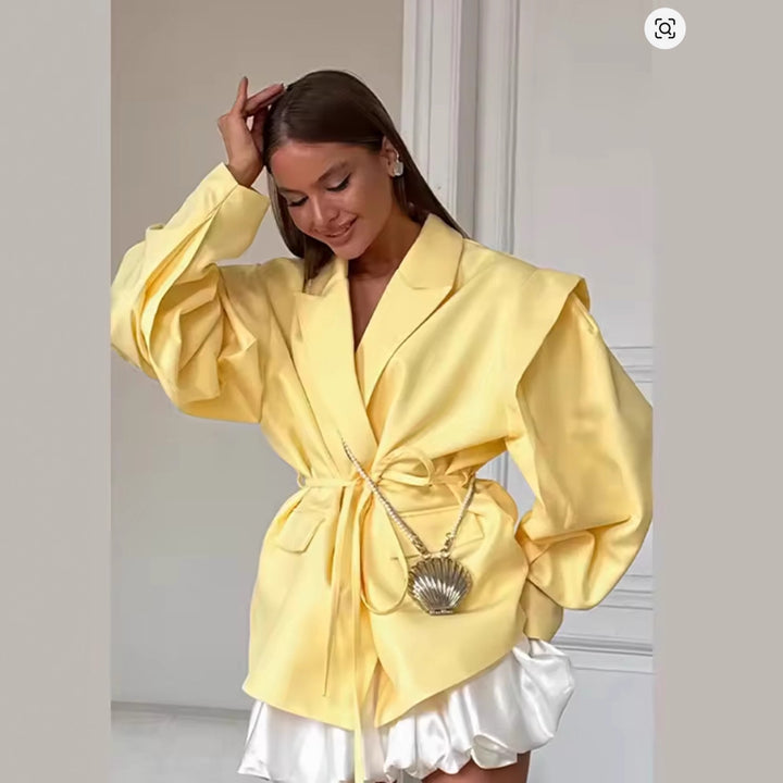 Damer elegant blazermed figursydd silhuett Mirla-Eva Jonsson