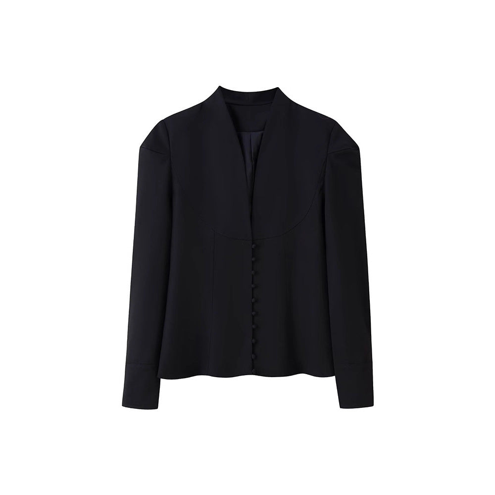 Damer elegant blus med breda slag och dekorativa knappdetaljer Mirla-Eva Jonsson