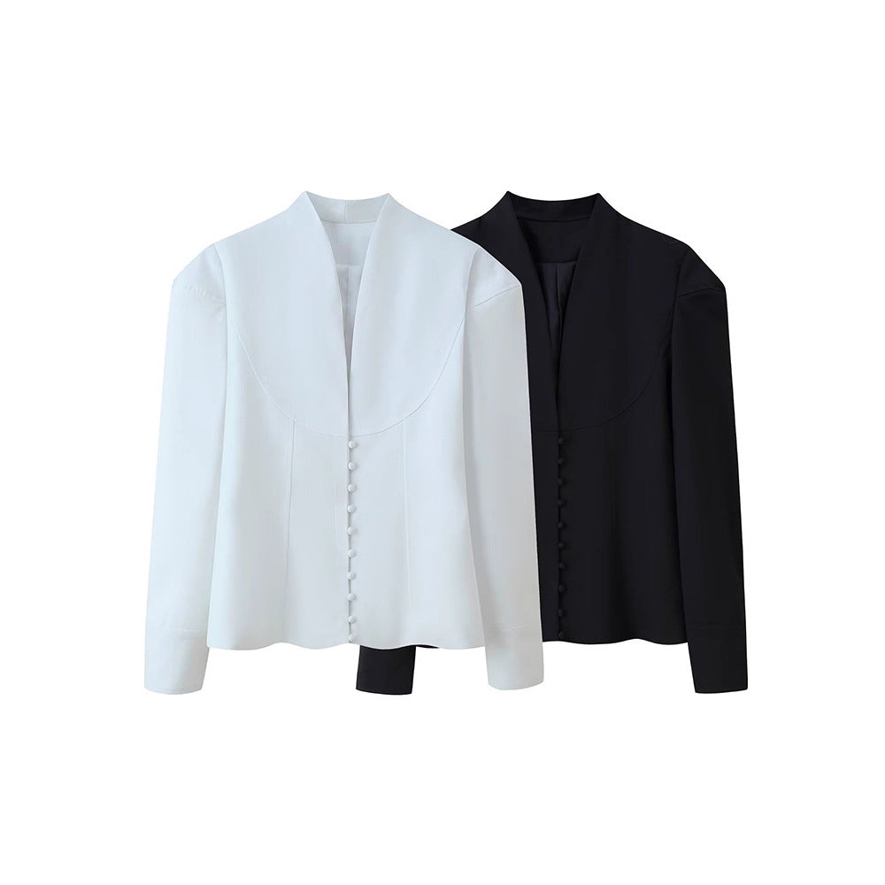 Damer elegant blus med breda slag och dekorativa knappdetaljer Mirla-Eva Jonsson