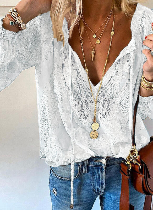 Damer elegant blus med fin spets och djup V-urringning Mirla-Eva Jonsson