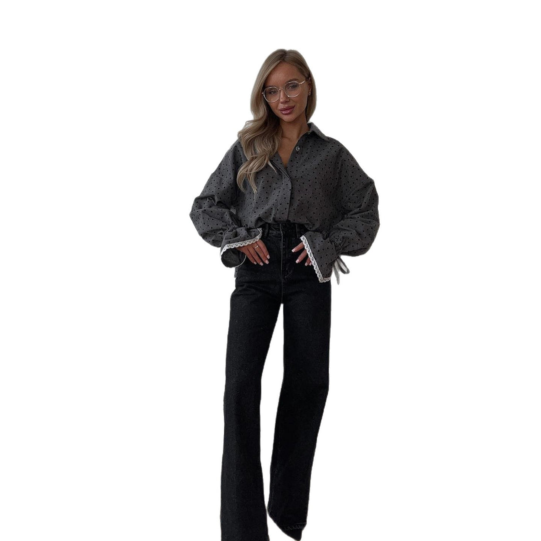 Damer elegant blus med kärleksfullt hjärt-mönster och volangdetaljer Mirla-Eva Jonsson
