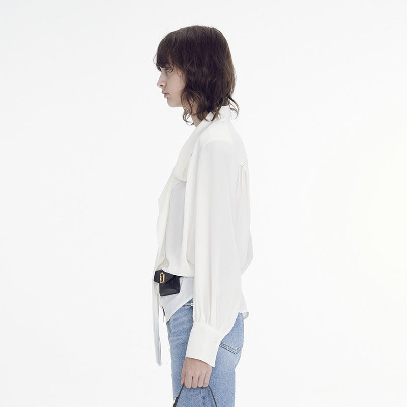 Damer elegant blus med knytning och moderna detaljer Mirla-Eva Jonsson