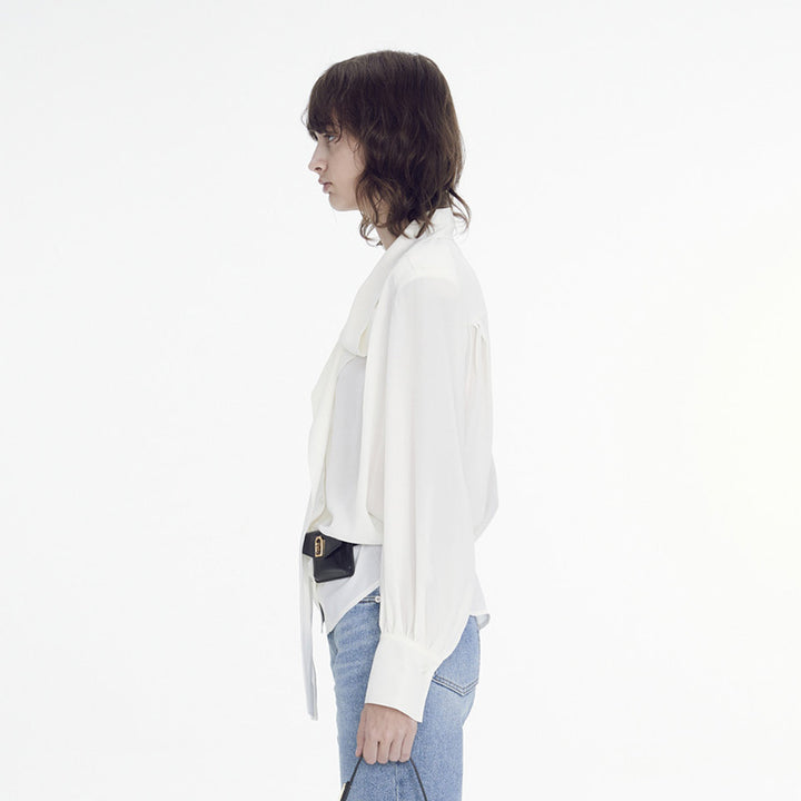 Damer elegant blus med knytning och moderna detaljer Mirla-Eva Jonsson
