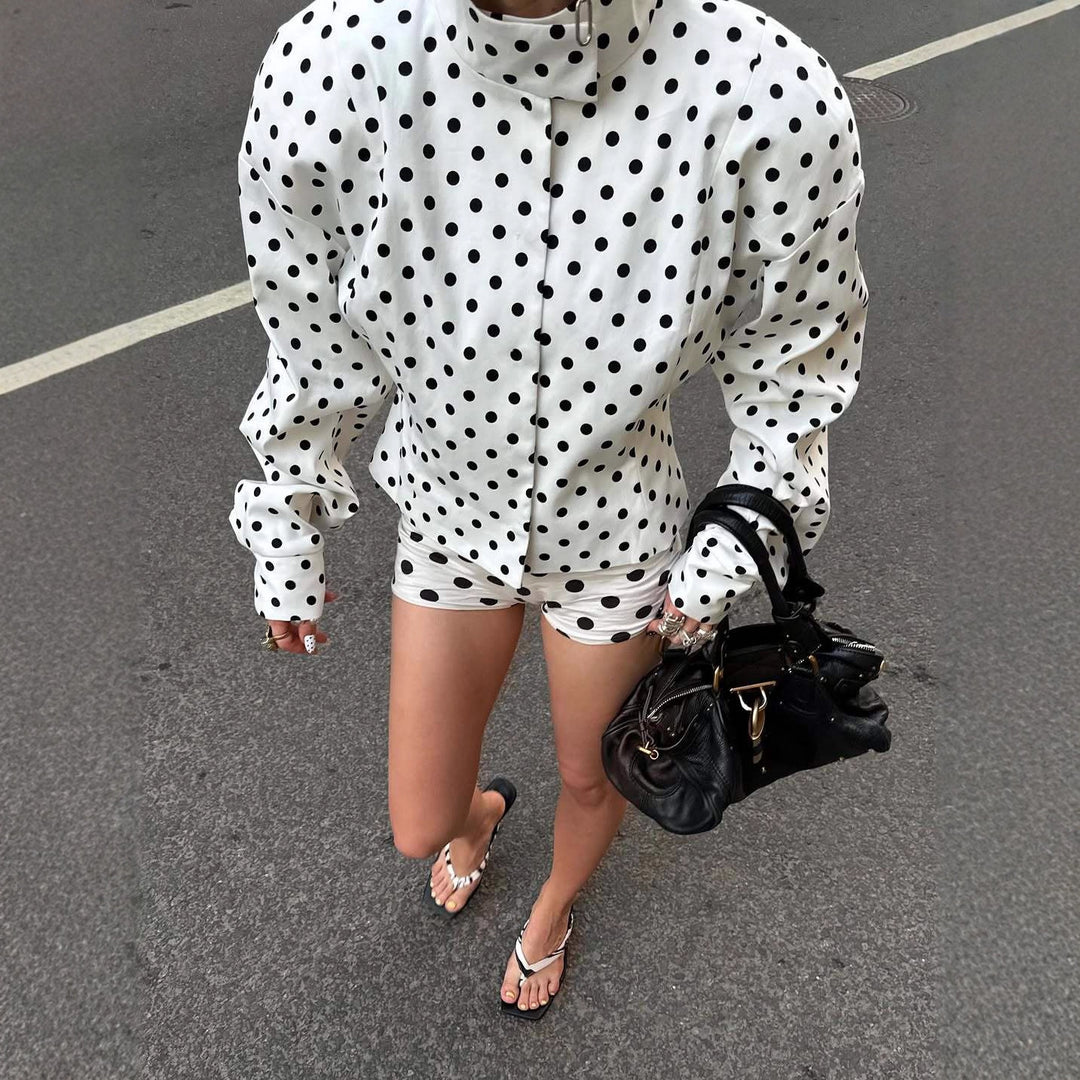 Damer elegant blus med moderna prickar Mirla-Eva Jonsson
