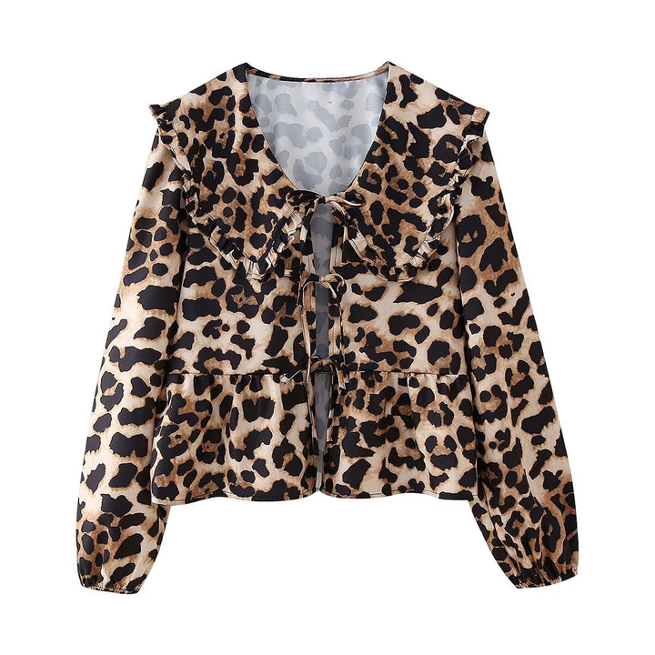 Damer elegant blus med ruffled krage och leopardmönster Mirla-Eva Jonsson