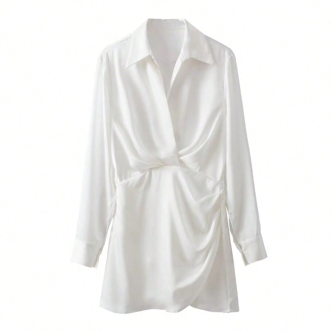 Damer elegant blus med rynkdetalj och figursydd snitt Mirla-Eva Jonsson