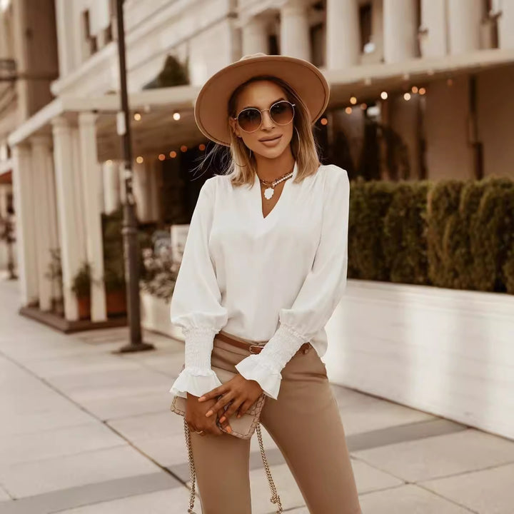 Damer elegant blus med rynkor och V-hals Mirla-Eva Jonsson