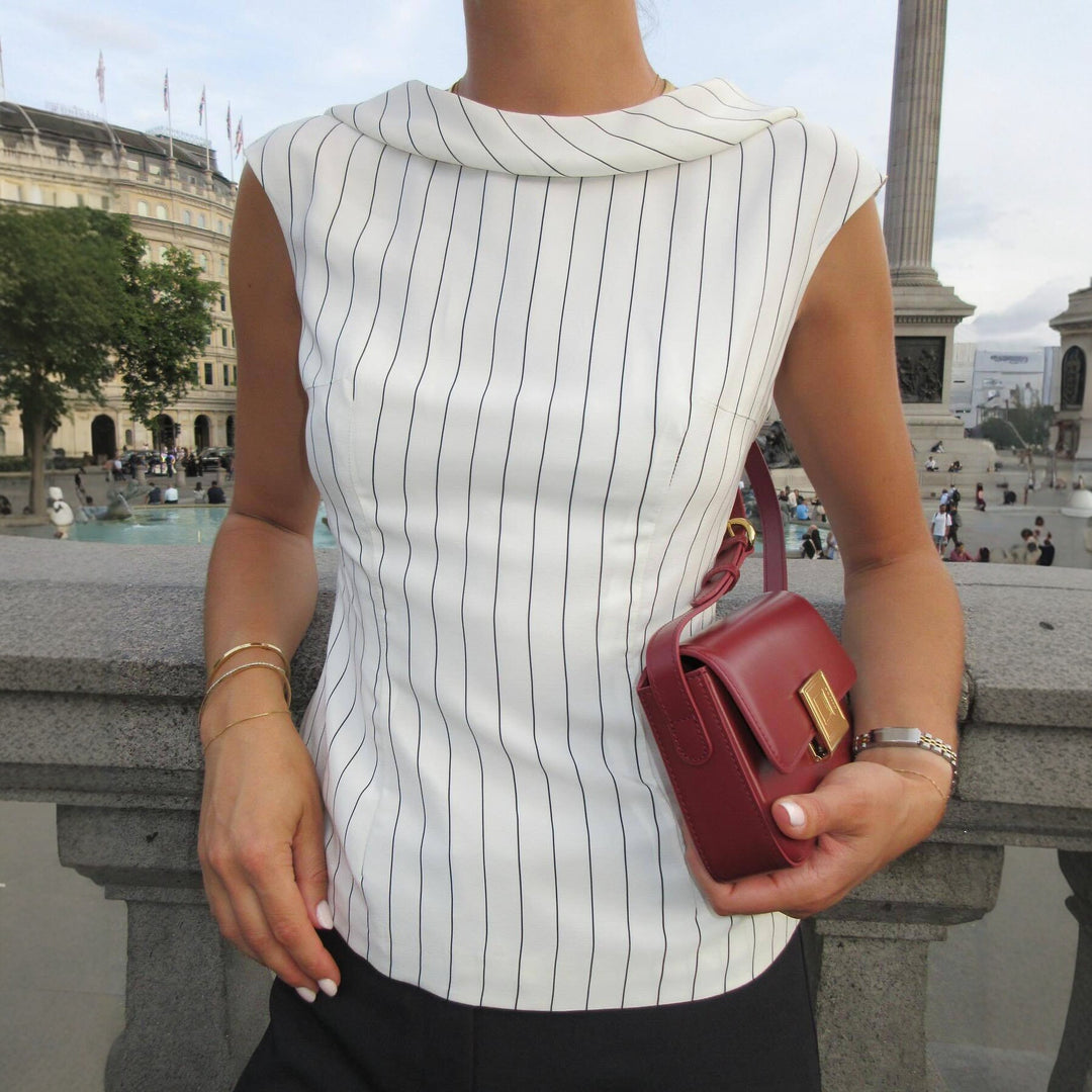 Damer elegant blus med smala nålstripes Mirla-Eva Jonsson