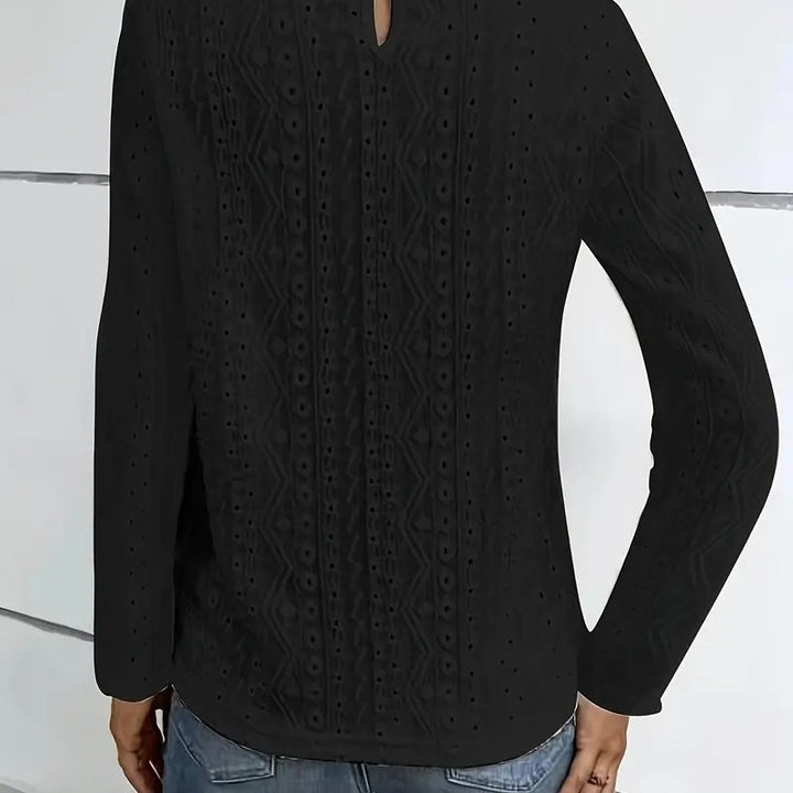 Damer elegant blus med spetsinsatser och detaljerat hålmönster Mirla-Eva Jonsson