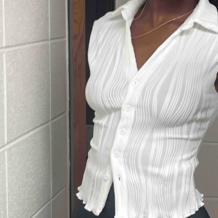 Damer elegant blus med veckstruktur och smal passform Mirla-Eva Jonsson