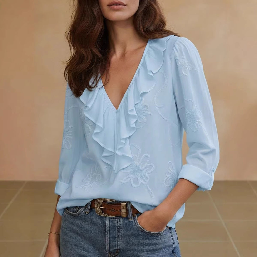 Damer elegant blus med volang och blommig broderimönster Mirla-Eva Jonsson