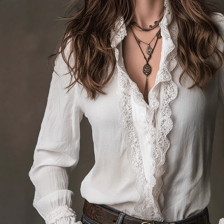 Damer elegant blus med volangdetaljer och spetsbesättning Mirla-Eva Jonsson