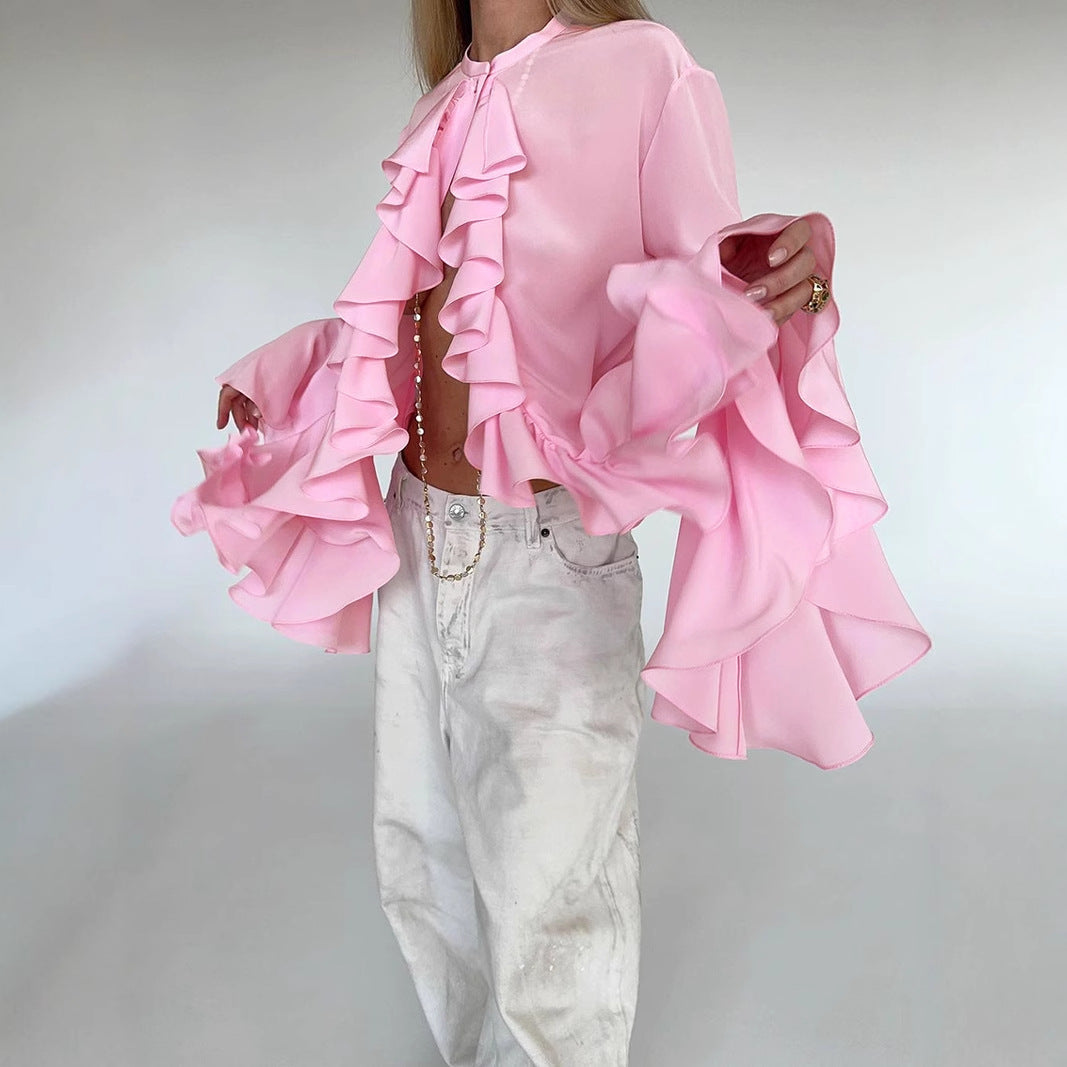 Damer elegant blus med volangdetaljer och vida ärmar Mirla-Eva Jonsson