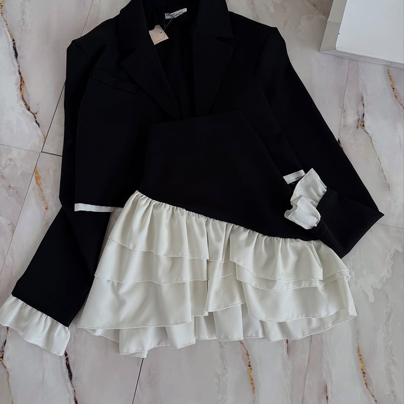 Damer elegant cropped blazer med ruffles detaljer Mirla-Eva Jonsson