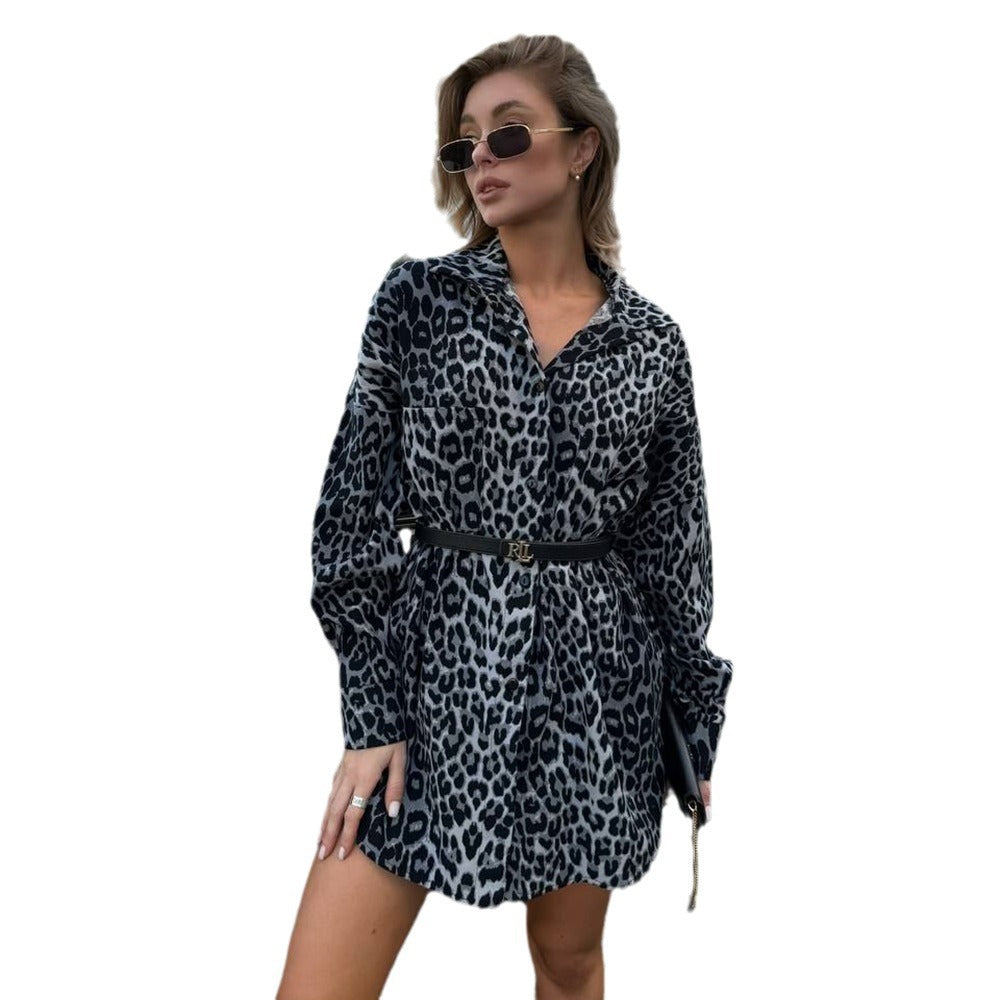 Damer elegant djurmönstrad trenchcoat Mirla-Eva Jonsson