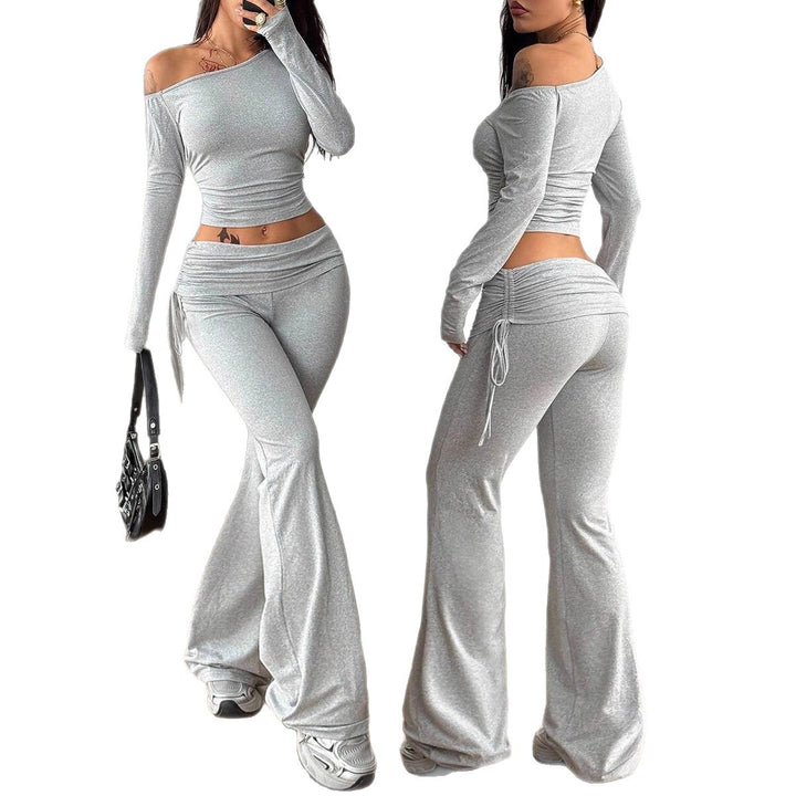 Damer elegant enaxladad loungeoutfit i flare-design Mirla-Eva Jonsson