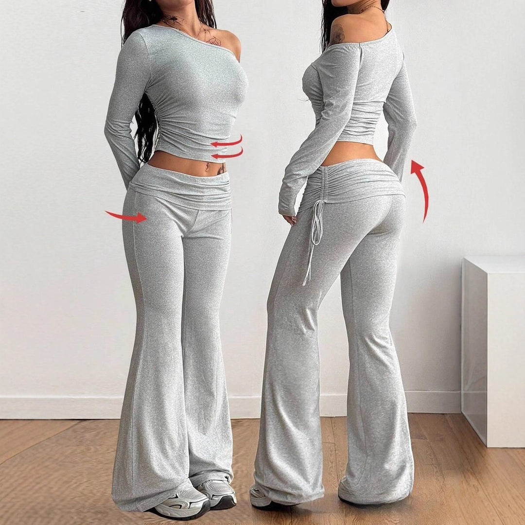 Damer elegant enaxladad loungeoutfit i flare-design Mirla-Eva Jonsson