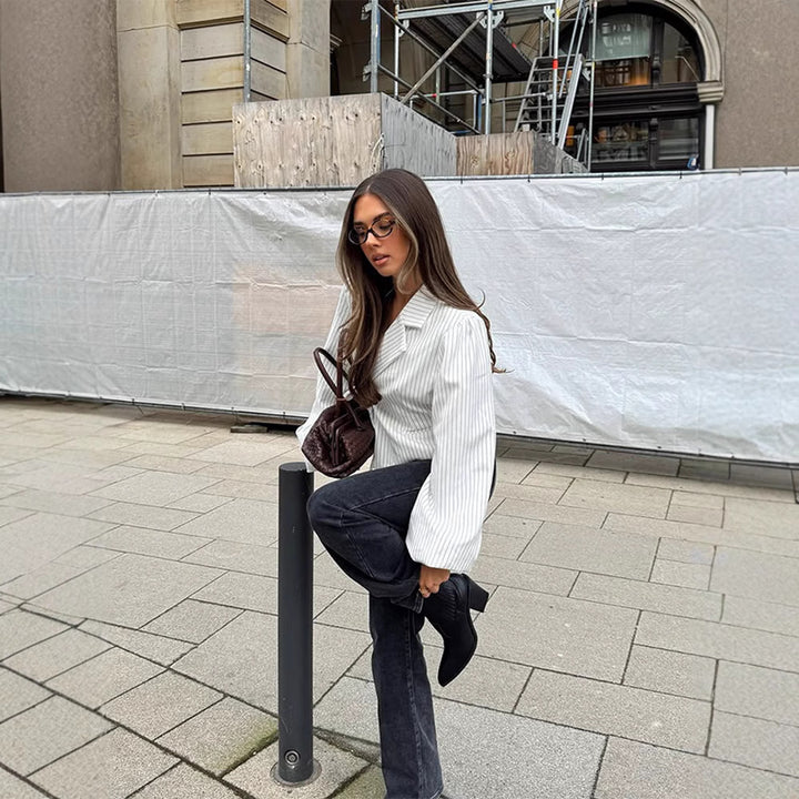 Damer elegant figurerad blus med voluminösa ärmar Mirla-Eva Jonsson