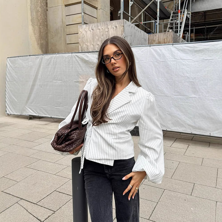 Damer elegant figurerad blus med voluminösa ärmar Mirla-Eva Jonsson