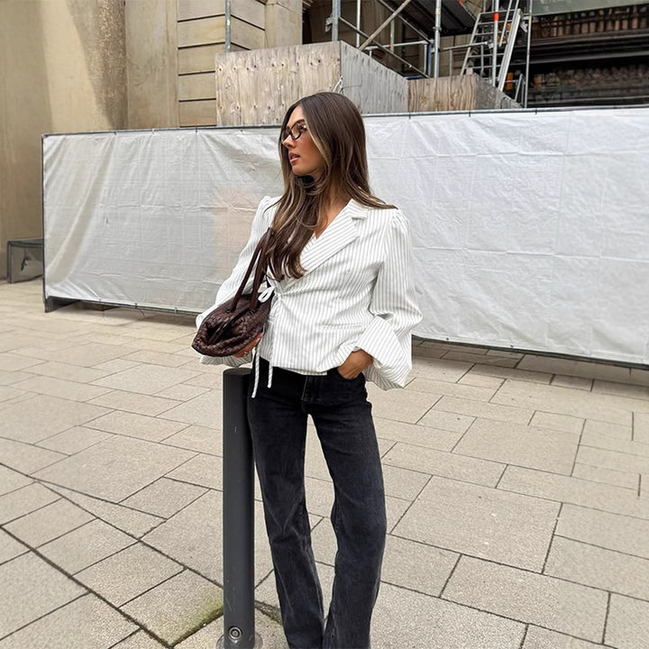 Damer elegant figurerad blus med voluminösa ärmar Mirla-Eva Jonsson